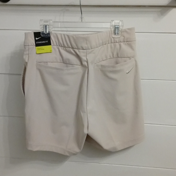 Womens Nike  golf shorts - Picture 1 of 6